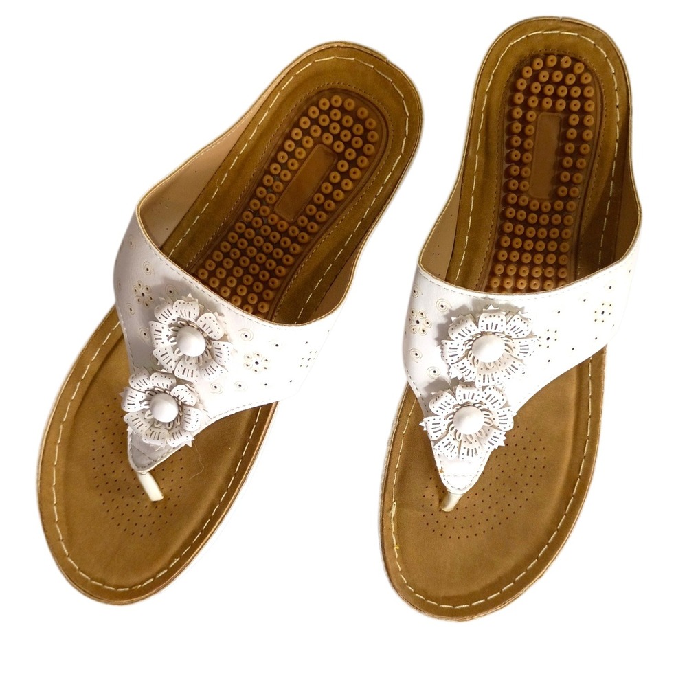 White Floral Thong Wedge Sandals Laser Cut Massage Footbed EU 42 US 10.5‎